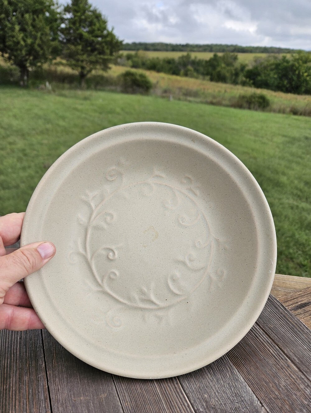 Vintage Cream Stoneware Pie Plate Embossed Vine Scroll Farmhouse Baking Dish 9”